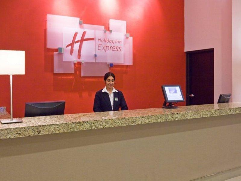홀리데이 인 익스프레스 과달라하라 이테소 호텔 사포판 내부 사진